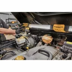 DeWALT 18V/12V XR Akkulygte Motorhjelm Solo - DCL045-XJ -Ryobi Butik dewalt 18v12v xr under bonnet led light solo dcl045 xj 4