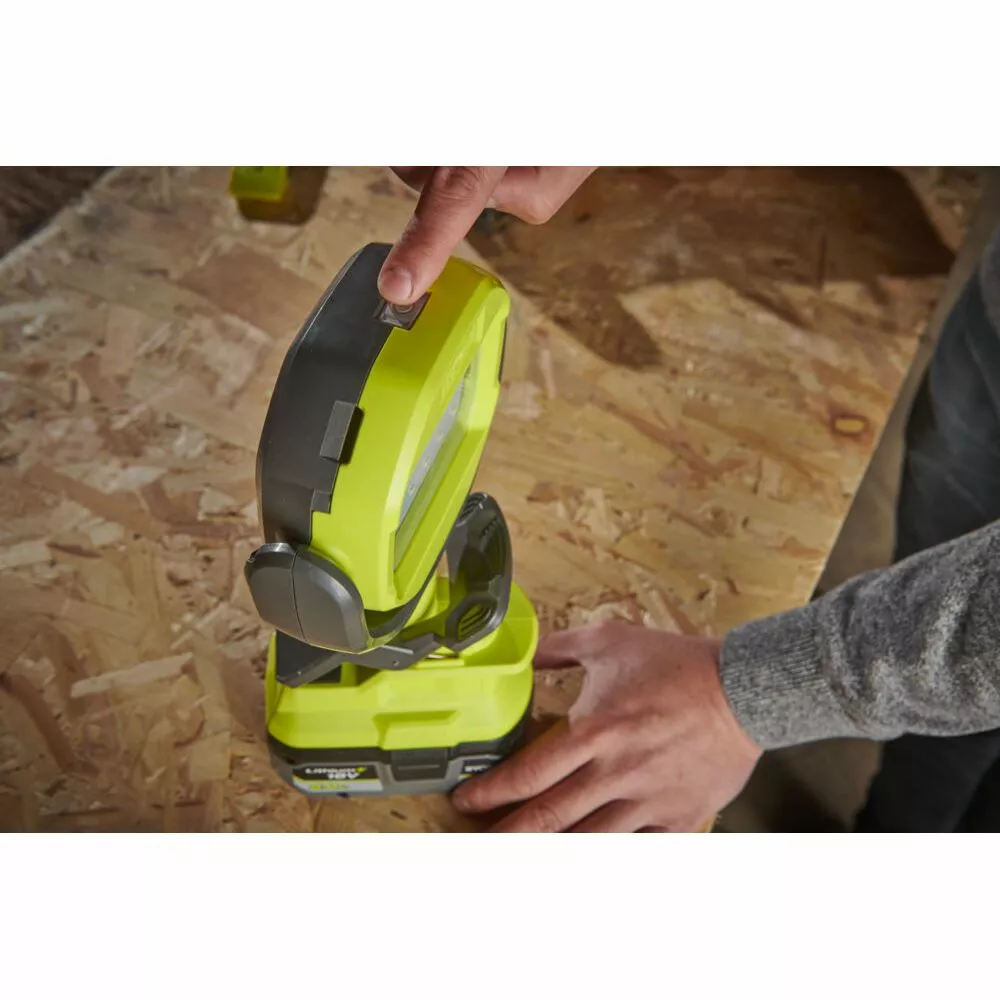 Ryobi 18V LED-lampe Med Klemme - RLCL18-0 6 Ryobi 18V LED-lampe Med Klemme - RLCL18-0 - Billede 4