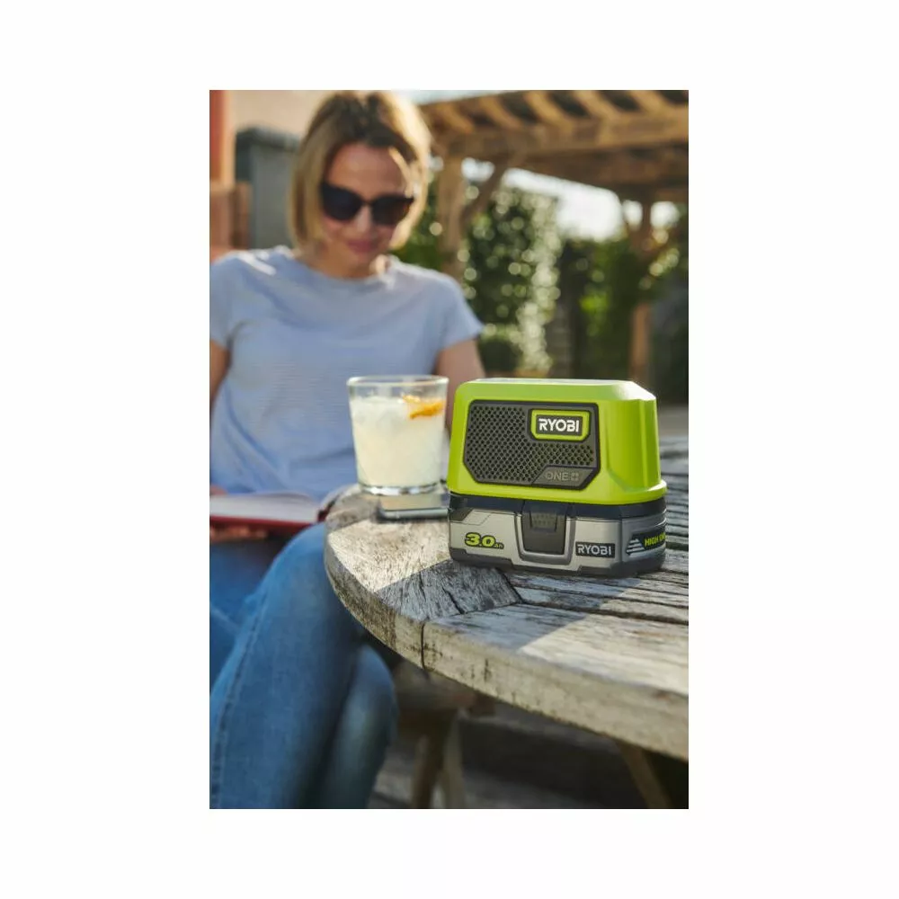 Ryobi Mini Bluetooth-højttaler 18V ONE+, Superkompakt Højttaler Med 5W Effekt, Bluetooth 4.2 - Alsidig Streaming Til Forskellige 5 Ryobi Mini Bluetooth-højttaler 18V ONE+, Superkompakt Højttaler Med 5W Effekt, Bluetooth 4.2 - Alsidig Streaming Til Forskellige - Billede 3